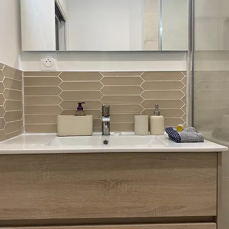 Luxe & Confort, Spacieux, Neuf, Clim Et Sète